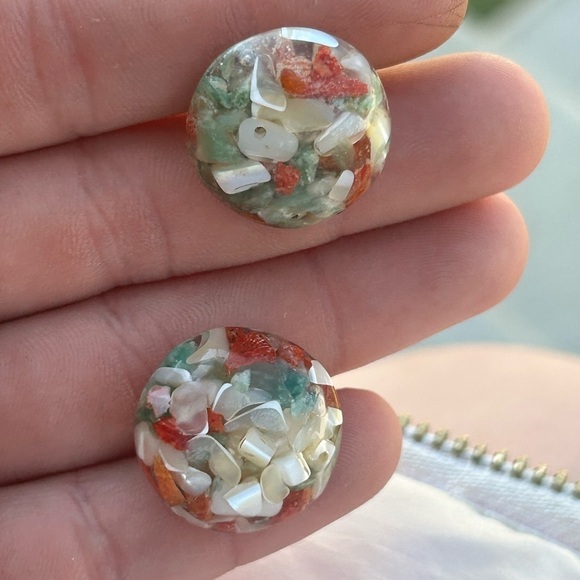 Fun Vintage Lucite Round Dome Pierced Unique Shell Stud Earrings Boho Statement - Picture 8 of 9